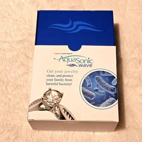 Aquasonic Wave Jewelry Cleaner Box. Get jewelry, clean and protect from Bacteria - Picture 1 of 4